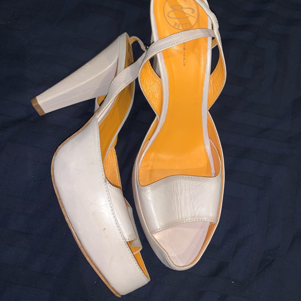 Paul &Betty Ivory pumps 38